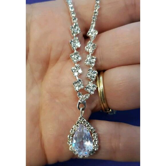 Sparkly Clear Teardrop Rhinestone Pendant Necklace & Earrings Set, Silver Tone - Picture 6 of 12